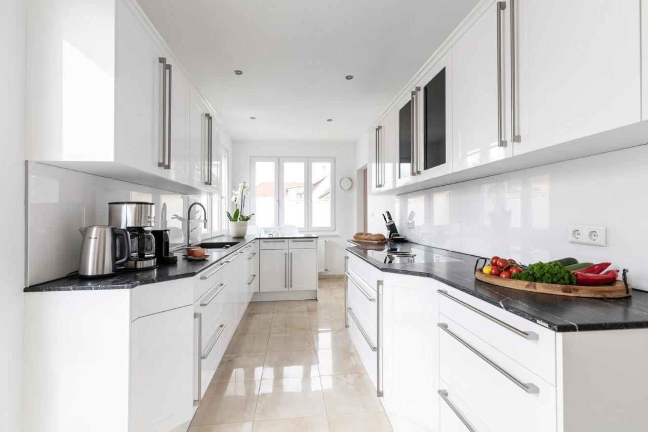 Primera Villa Зинген Екстериор снимка